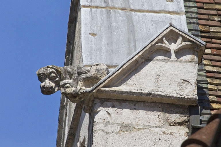 Façade antérieure, lucarne : détail d'une gargouille. © Yves Sancey / Région Bourgogne-Franche-Comté, Inventaire du patrimoine - 2011