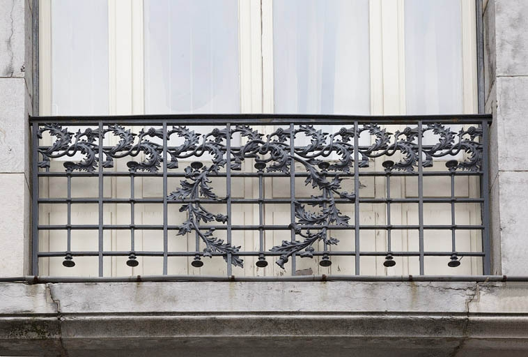 Détail du balcon d'angle du premier étage. © Yves Sancey / Région Bourgogne-Franche-Comté, Inventaire du patrimoine - 2011