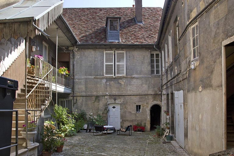 Premier logis secondaire : vue d'ensemble, de face. © Yves Sancey / Région Bourgogne-Franche-Comté, Inventaire du patrimoine - 2011