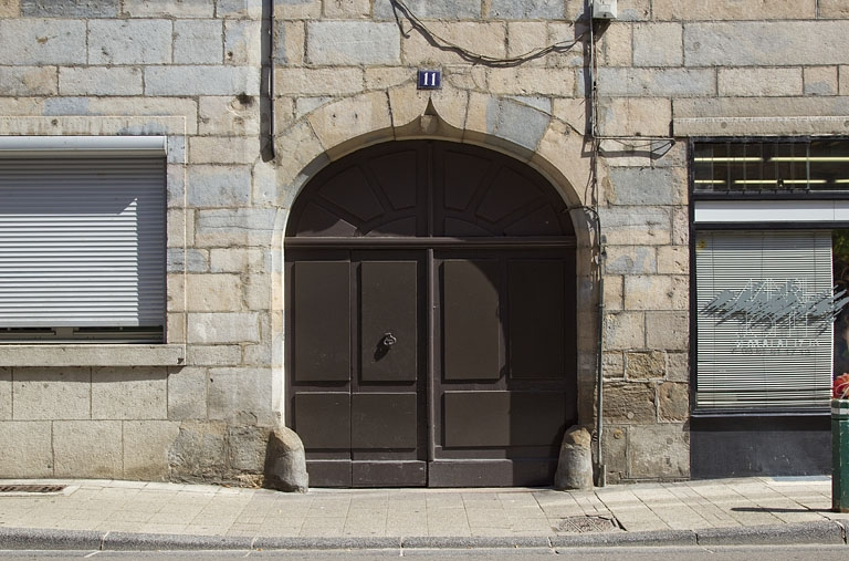 Logis principal : détail du portail d'entrée. © Yves Sancey / Région Bourgogne-Franche-Comté, Inventaire du patrimoine - 2011