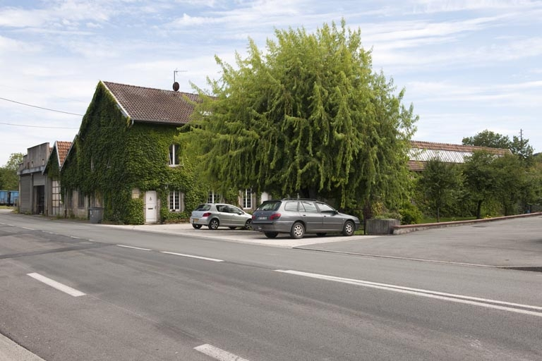 Vue d'ensemble depuis l'ouest. © Jérôme Mongreville / Région Bourgogne-Franche-Comté, Inventaire du patrimoine - 2011