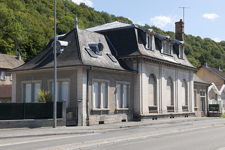 Vue de trois quarts gauche. © Jérôme Mongreville / Région Bourgogne-Franche-Comté, Inventaire du patrimoine - 2011
