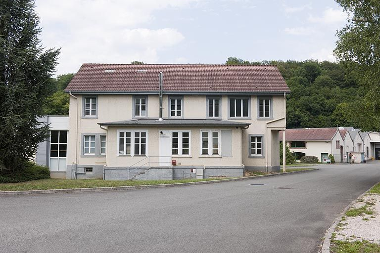 Ancien bâtiment des bureaux. Façade sud. © Jérôme Mongreville / Région Bourgogne-Franche-Comté, Inventaire du patrimoine - 2011