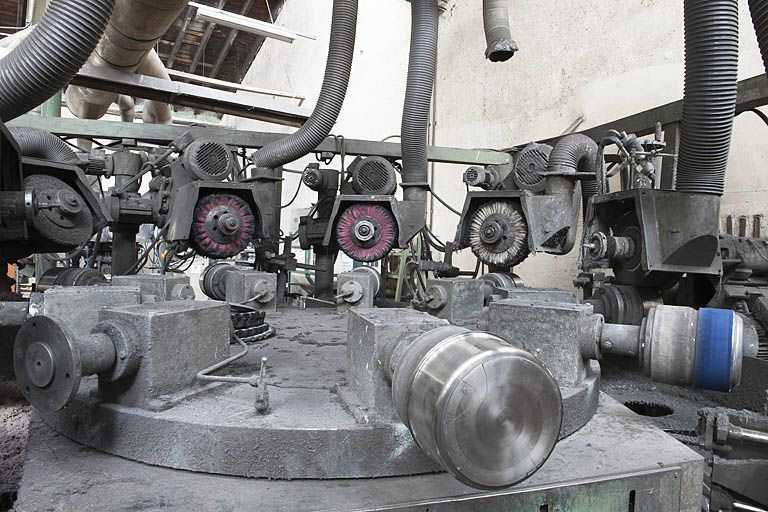 Carrousel de polissage. Vue rapprochée. © Jérôme Mongreville / Région Bourgogne-Franche-Comté, Inventaire du patrimoine - 2011