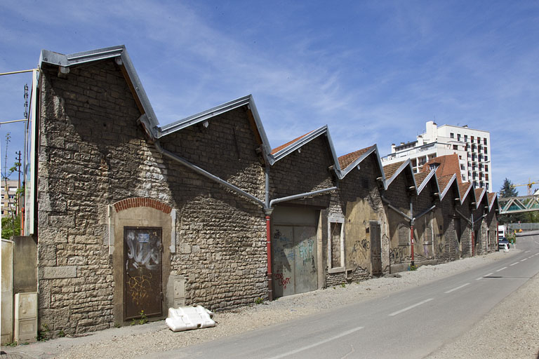 Atelier de fabrication boulevard Diderot : façade sur le boulevard, depuis le sud. © Yves Sancey / Région Bourgogne-Franche-Comté, Inventaire du patrimoine - 2011