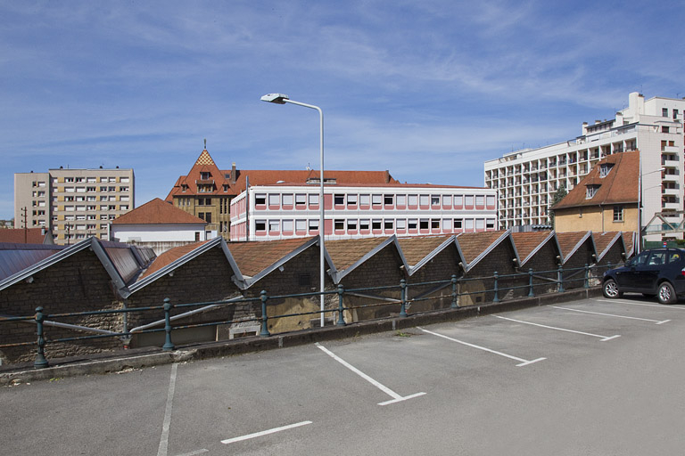 Atelier de fabrication boulevard Diderot : sheds, vus depuis l'est. © Yves Sancey / Région Bourgogne-Franche-Comté, Inventaire du patrimoine - 2011