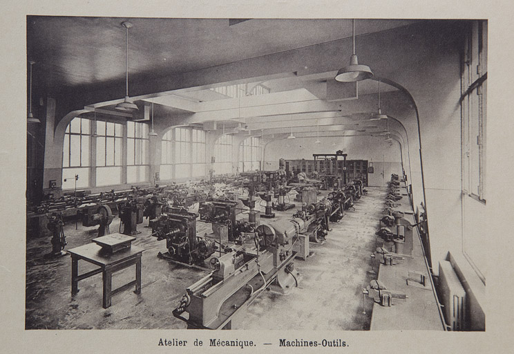 Ecole nationale de Besançon. Atelier de mécanique. - Machines-outils, 1933 ? © Yves  Sancey (reproduction) / Région Bourgogne-Franche-Comté, Inventaire du patrimoine - 2011 Ecole nationale de Besançon. Atelier de mécanique. - Machines-outils, 1933 ? © Yves  Sancey (reproduction) / Région Bourgogne-Franche-Comté, Inventaire du patrimoine - 2011