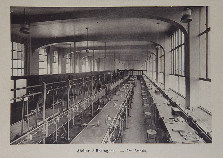 Ecole nationale de Besançon. Atelier d'horlogerie. - 1re année, 1933 ? © Yves  Sancey (reproduction) / Région Bourgogne-Franche-Comté, Inventaire du patrimoine - 2011 Ecole nationale de Besançon. Atelier d'horlogerie. - 1re année, 1933 ? © Yves  Sancey (reproduction) / Région Bourgogne-Franche-Comté, Inventaire du patrimoine - 2011