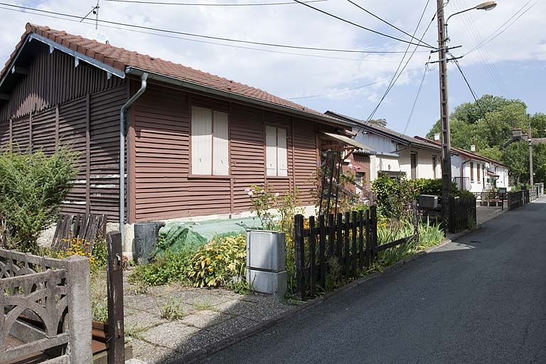 Vue d'ensemble depuis l'ouest. © Jérôme Mongreville / Région Bourgogne-Franche-Comté, Inventaire du patrimoine - 2011