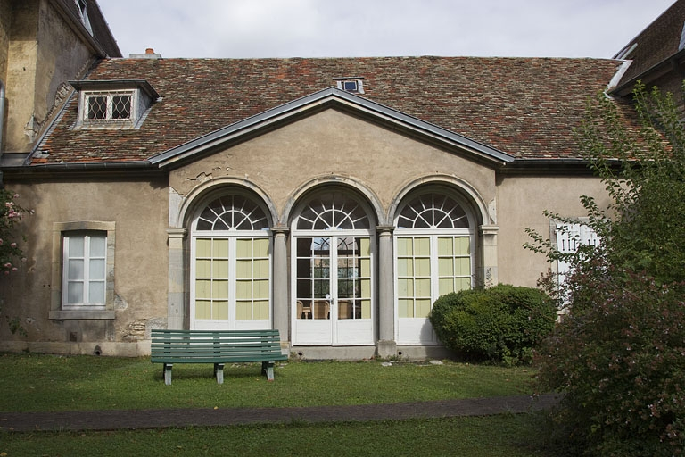 Orangerie : vue d'ensemble de la façade postérieure. © Yves Sancey / Région Bourgogne-Franche-Comté, Inventaire du patrimoine - 2011