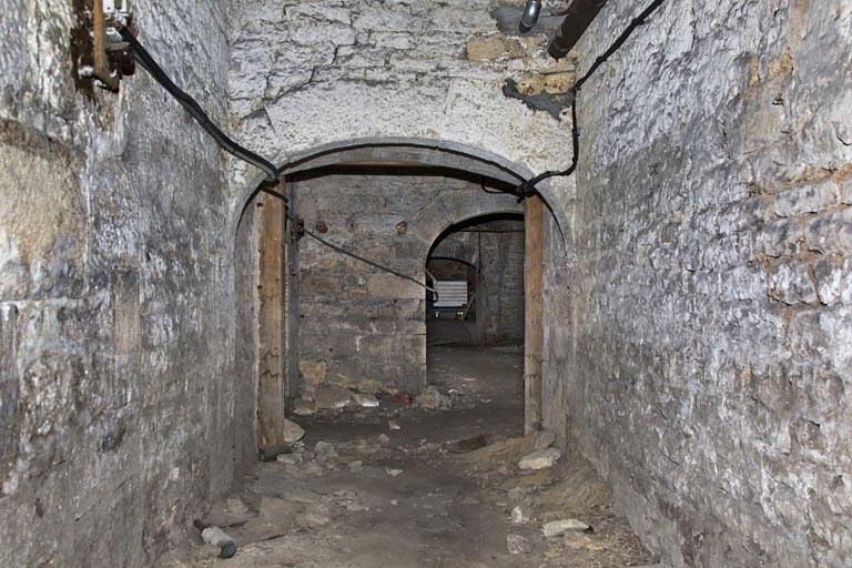 Sous-sol : détail d'un passage. © Yves Sancey / Région Bourgogne-Franche-Comté, Inventaire du patrimoine - 2011