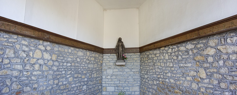 Fabrique de jardin : vue de l'intérieur, de face. © Yves Sancey / Région Bourgogne-Franche-Comté, Inventaire du patrimoine - 2011
