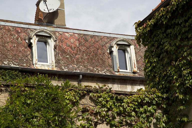 Premier logis secondaire : détail des lucarnes. © Yves Sancey / Région Bourgogne-Franche-Comté, Inventaire du patrimoine - 2011