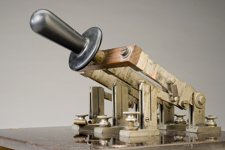 Les lames inférieures. © Marc Loukachine / Région Bourgogne-Franche-Comté, Inventaire du patrimoine - 2012