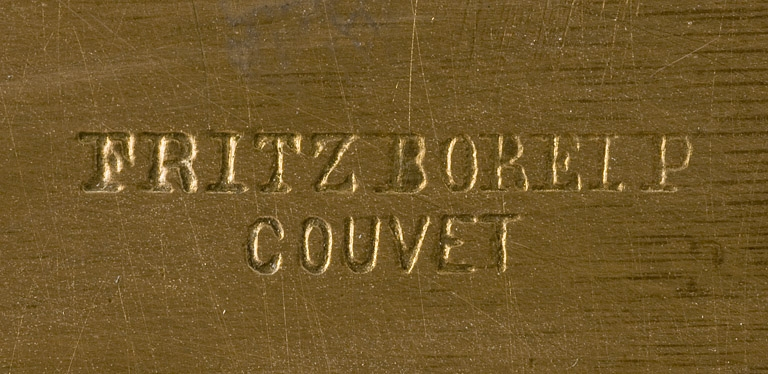 Inscription identifiant le fabricant. © Marc Loukachine / Région Bourgogne-Franche-Comté, Inventaire du patrimoine - 2012 Inscription identifiant le fabricant. © Marc Loukachine / Région Bourgogne-Franche-Comté, Inventaire du patrimoine - 2012