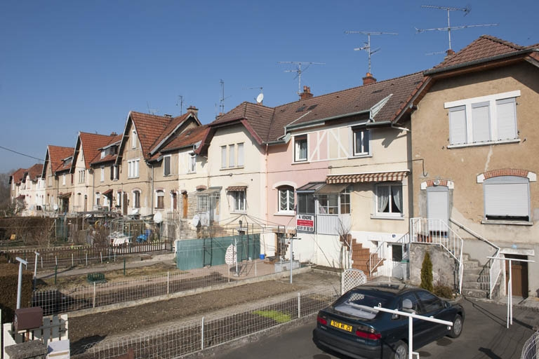 Cité du Maroc. Vue d'ensemble depuis le sud-est. © Jérôme Mongreville / Région Bourgogne-Franche-Comté, Inventaire du patrimoine - 2012