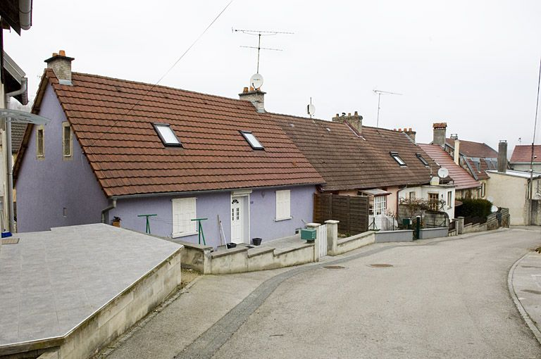Logements ouvriers (rue de la Voûte). © Marc Loukachine / Région Bourgogne-Franche-Comté, Inventaire du patrimoine - 2012