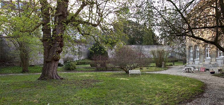 Vue du jardin. © Yves Sancey / Région Bourgogne-Franche-Comté, Inventaire du patrimoine - 2012
