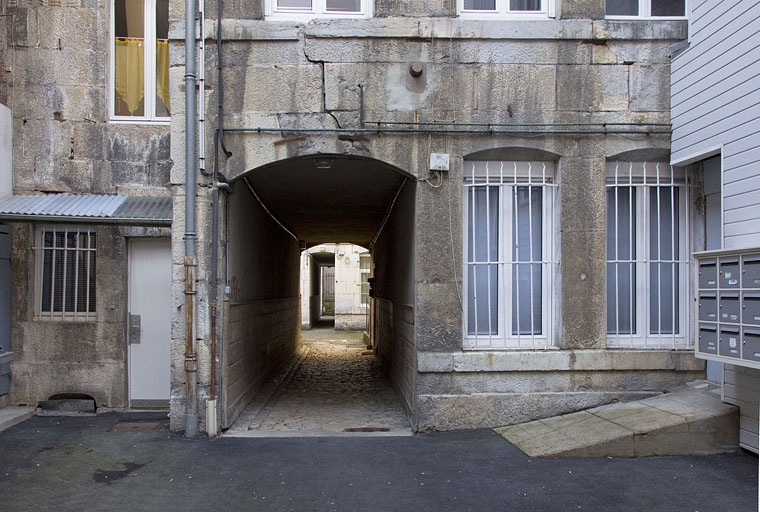 Premier logis secondaire : détail du passage cocher. © Yves Sancey / Région Bourgogne-Franche-Comté, Inventaire du patrimoine - 2012