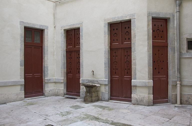 Vue d'une partie de la cour. © Yves Sancey / Région Bourgogne-Franche-Comté, Inventaire du patrimoine - 2012