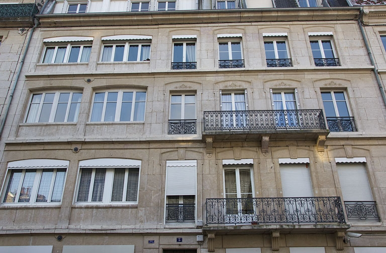 Vue d'ensemble de la façade, de face. © Yves Sancey / Région Bourgogne-Franche-Comté, Inventaire du patrimoine - 2012