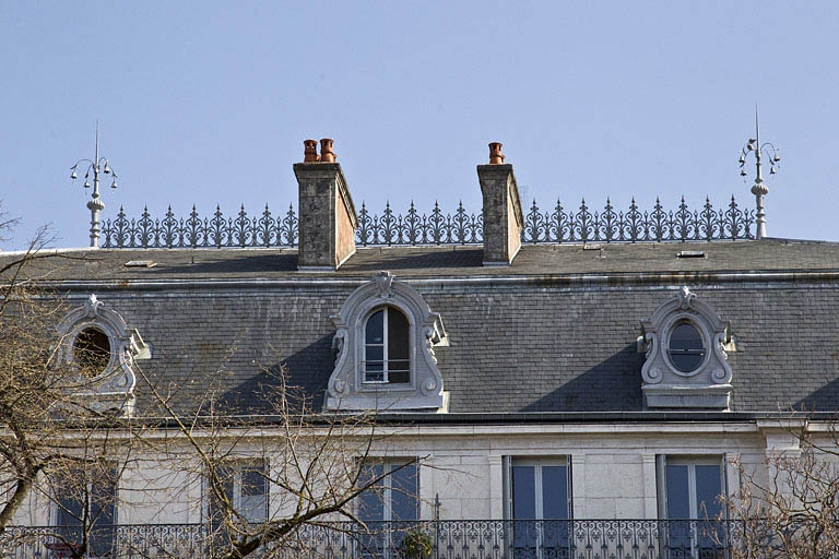 Détail de la toiture en ardoise. © Yves Sancey / Région Bourgogne-Franche-Comté, Inventaire du patrimoine - 2012 Détail de la toiture en ardoise. © Yves Sancey / Région Bourgogne-Franche-Comté, Inventaire du patrimoine - 2012