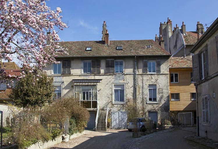 Vue du premier logis secondaire, de face. © Yves Sancey / Région Bourgogne-Franche-Comté, Inventaire du patrimoine - 2012