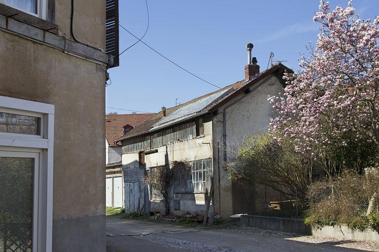 Vue d'ensemble de l'atelier, de trois quarts droit. © Yves Sancey / Région Bourgogne-Franche-Comté, Inventaire du patrimoine - 2012