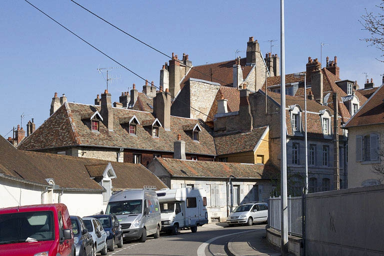 Vue d'ensemble depuis le fond de la rue du Porteau. © Yves Sancey / Région Bourgogne-Franche-Comté, Inventaire du patrimoine - 2012