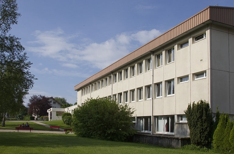 Ancien externat 2e cycle, de trois quarts droite. © Yves Sancey / Région Bourgogne-Franche-Comté, Inventaire du patrimoine - 2012
