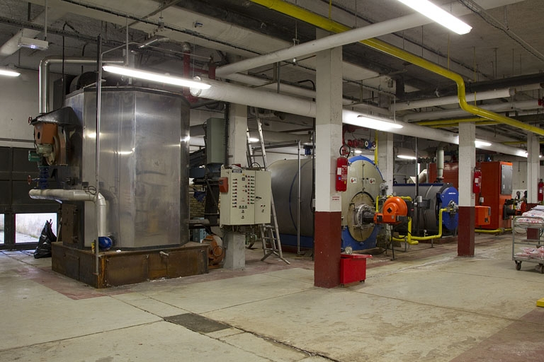 Bâtiment de l'internat ouest, chaufferie : les chaudières. © Yves Sancey / Région Bourgogne-Franche-Comté, Inventaire du patrimoine - 2012