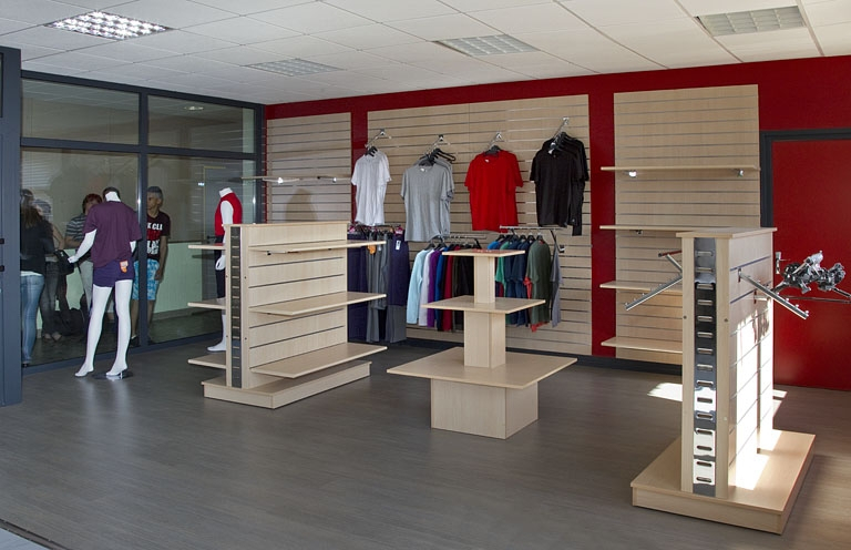 Ancien externat 1er cycle : la boutique pédagogique. © Yves Sancey / Région Bourgogne-Franche-Comté, Inventaire du patrimoine - 2012