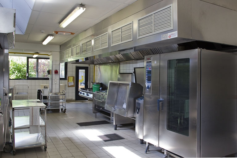 Restauration : la cuisine. © Yves Sancey / Région Bourgogne-Franche-Comté, Inventaire du patrimoine - 2012