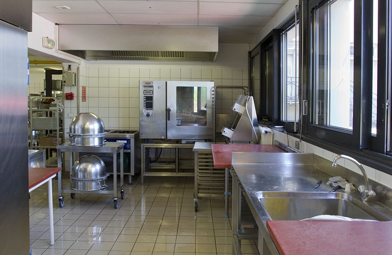 Restauration : la cuisine. © Yves Sancey / Région Bourgogne-Franche-Comté, Inventaire du patrimoine - 2012