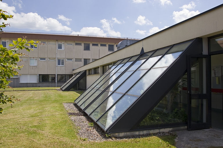 Bâtiment de la restauration : face nord. © Yves Sancey / Région Bourgogne-Franche-Comté, Inventaire du patrimoine - 2012