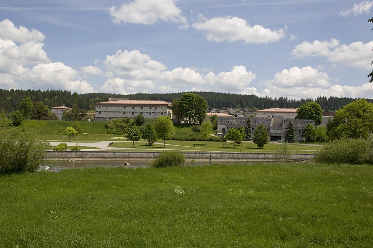 Vue d'ensemble, depuis l'ouest. © Yves Sancey / Région Bourgogne-Franche-Comté, Inventaire du patrimoine - 2012