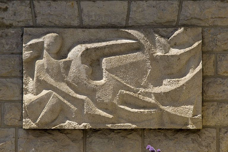 Bas-relief à droite. © Yves Sancey / Région Bourgogne-Franche-Comté, Inventaire du patrimoine - 2012