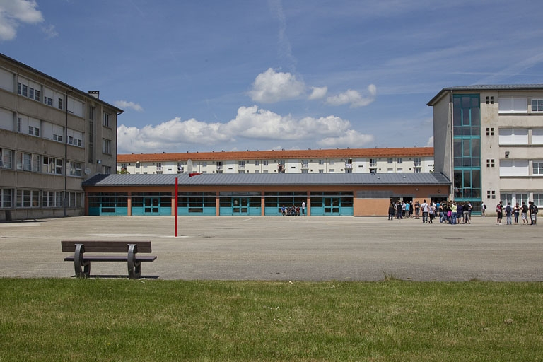 Bâtiment de l'administration : face postérieure. © Yves Sancey / Région Bourgogne-Franche-Comté, Inventaire du patrimoine - 2012