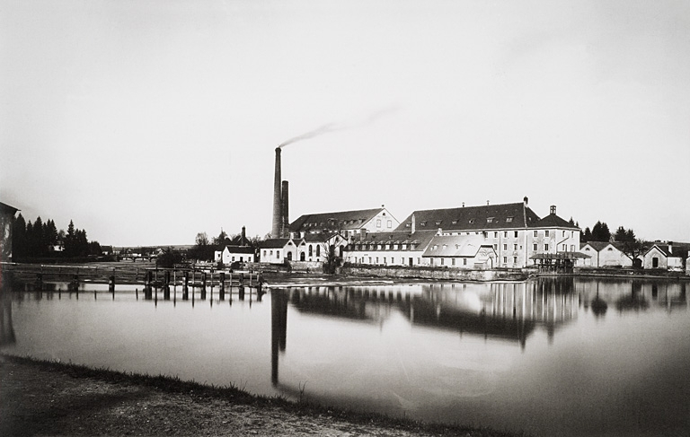 [Vue de la filature depuis le sud-est]. © Marc  Loukachine (reproduction) / Région Bourgogne-Franche-Comté, Inventaire du patrimoine - 2012