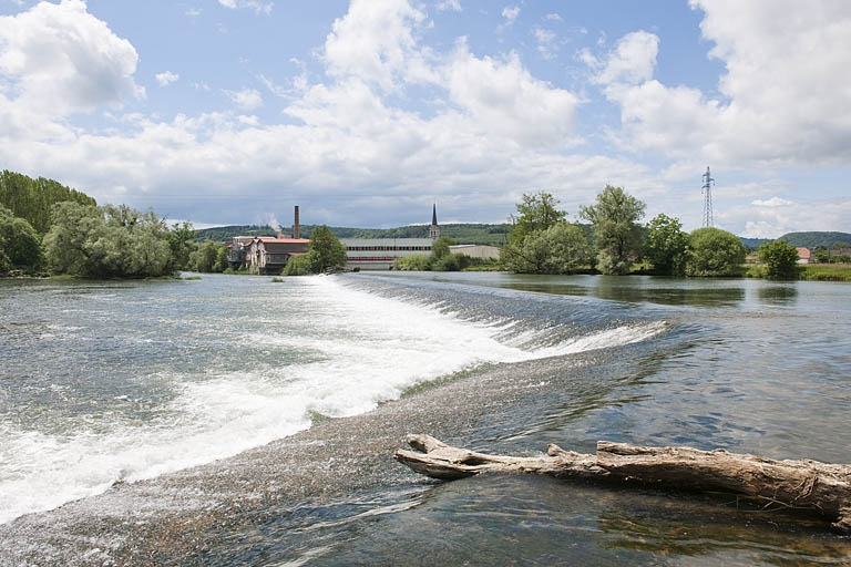 Vue d'ensemble depuis la tête du barrage, rive gauche. © Jérôme Mongreville / Région Bourgogne-Franche-Comté, Inventaire du patrimoine - 2012