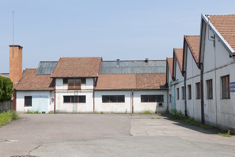 Façade et pignons d'ateliers de fabrication. © Jérôme Mongreville / Région Bourgogne-Franche-Comté, Inventaire du patrimoine - 2012