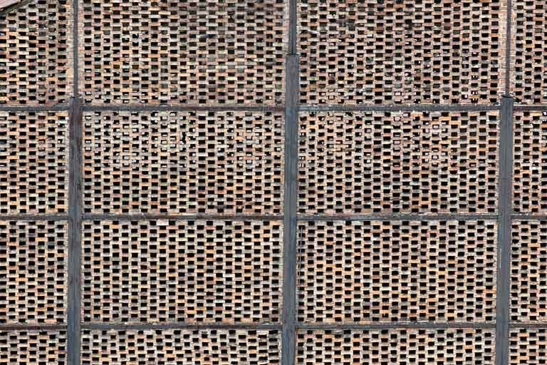 Bâtiment du gazogène. Détail du pignon est. © Jérôme Mongreville / Région Bourgogne-Franche-Comté, Inventaire du patrimoine - 2012