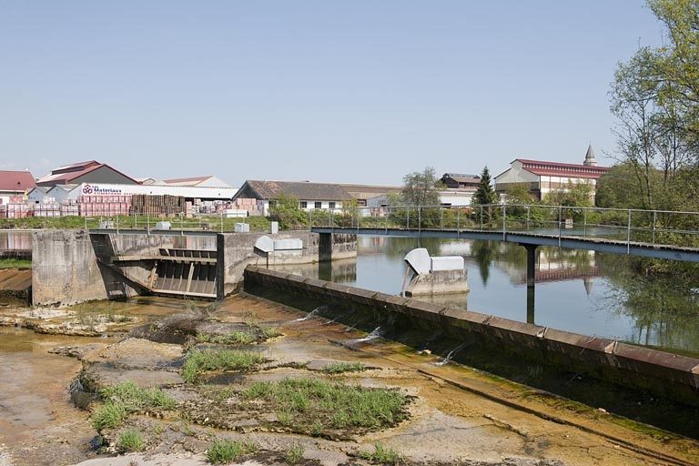 Vue d'ensemble depuis le sud-ouest. © Jérôme Mongreville / Région Bourgogne-Franche-Comté, Inventaire du patrimoine - 2012