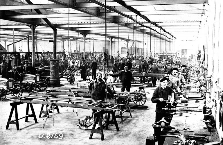 Usine d'Audincourt (?). Atelier d'assemblage des châssis. ©  / Région Bourgogne-Franche-Comté, Inventaire du patrimoine - 2012 Usine d'Audincourt (?). Atelier d'assemblage des châssis. ©  / Région Bourgogne-Franche-Comté, Inventaire du patrimoine - 2012