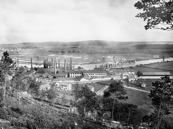 Vue plongeante depuis l'est. Partie aval de l'usine. ©  / Région Bourgogne-Franche-Comté, Inventaire du patrimoine - 2012 Vue plongeante depuis l'est. Partie aval de l'usine. ©  / Région Bourgogne-Franche-Comté, Inventaire du patrimoine - 2012