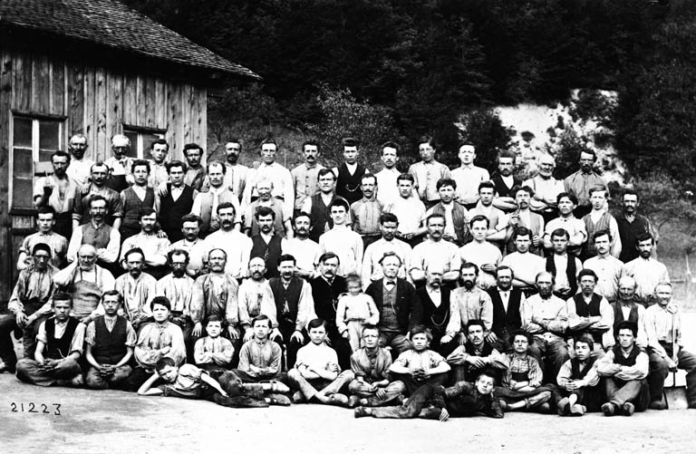 Groupe d'ouvriers. ©  / Région Bourgogne-Franche-Comté, Inventaire du patrimoine - 2012 Groupe d'ouvriers. ©  / Région Bourgogne-Franche-Comté, Inventaire du patrimoine - 2012