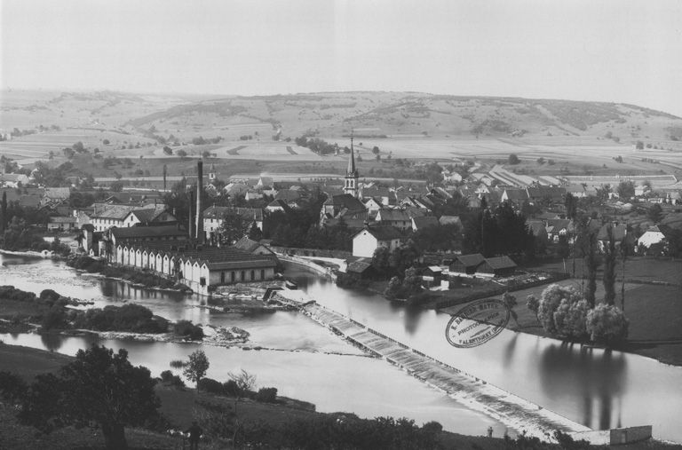 Le village de Mandeure depuis la rive gauche du Doubs. © Raphaël  Favereaux (reproduction) / Région Bourgogne-Franche-Comté, Inventaire du patrimoine - 2012