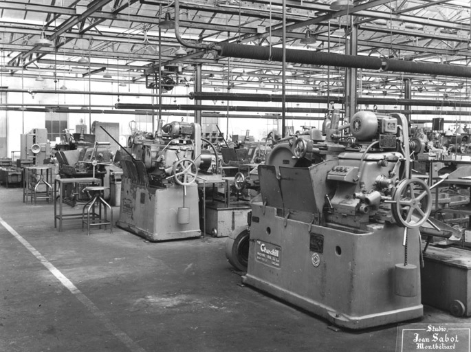 Vue intérieure de l'atelier. Batterie de presses. © Raphaël  Favereaux (reproduction) / Région Bourgogne-Franche-Comté, Inventaire du patrimoine - 2012