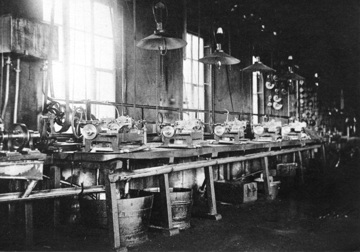 Etablis et postes de travail. © Raphaël  Favereaux (reproduction) / Région Bourgogne-Franche-Comté, Inventaire du patrimoine - 2012