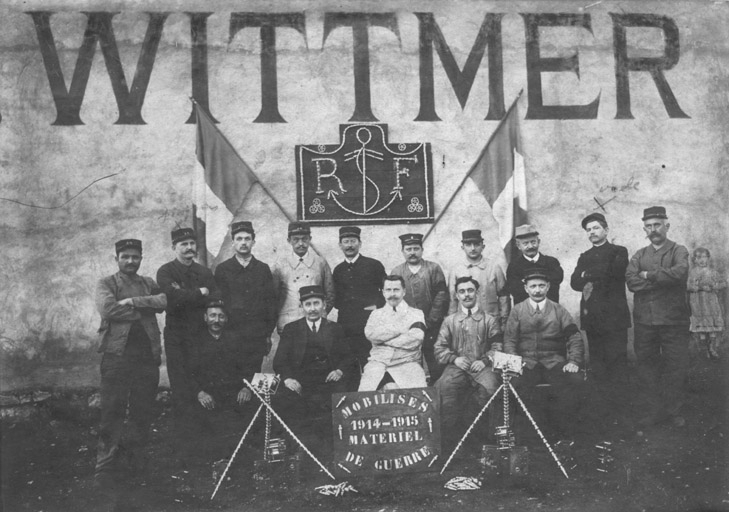 Personnel de l'usine. Mobilisés de guerre (1914-1915). © Raphaël  Favereaux (reproduction) / Région Bourgogne-Franche-Comté, Inventaire du patrimoine - 2012